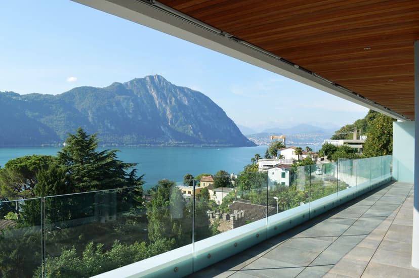 ATTICO DI 4.5 LOCALI CON SPLENDIDA VISTA LAGO