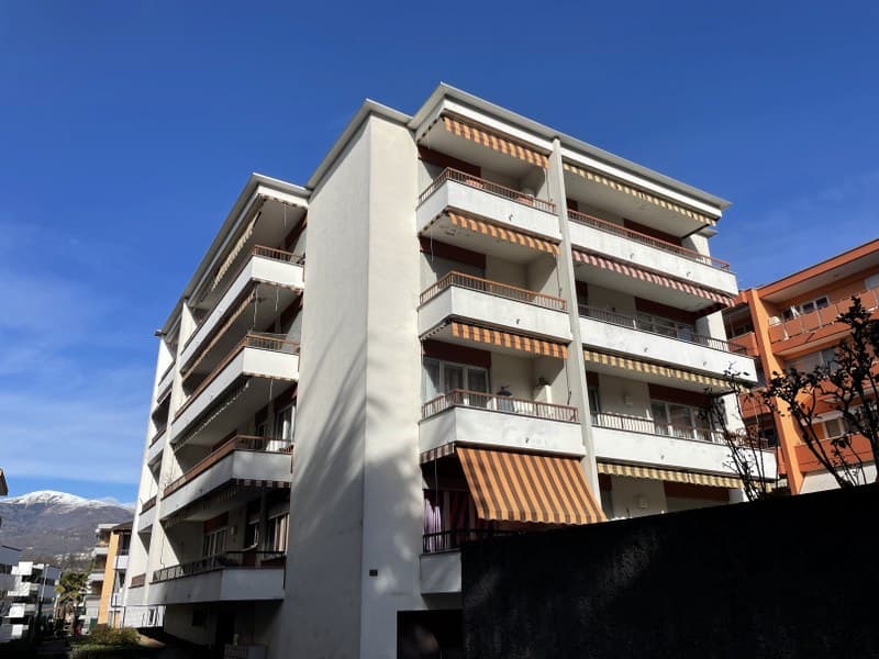 APPARTAMENTO 2.5 LOCALI CON BALCONE