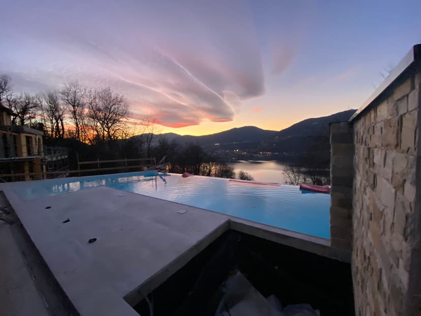 SPLENDIDA VILLA CON PISCINA E VISTA PANORAMICA