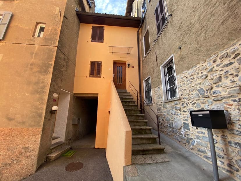 LOVELY 3.5 ROOM APARTEMENT IN A DETACHED HOUSE - IDEAL FOR SINGLES OR YUONG COUPLES