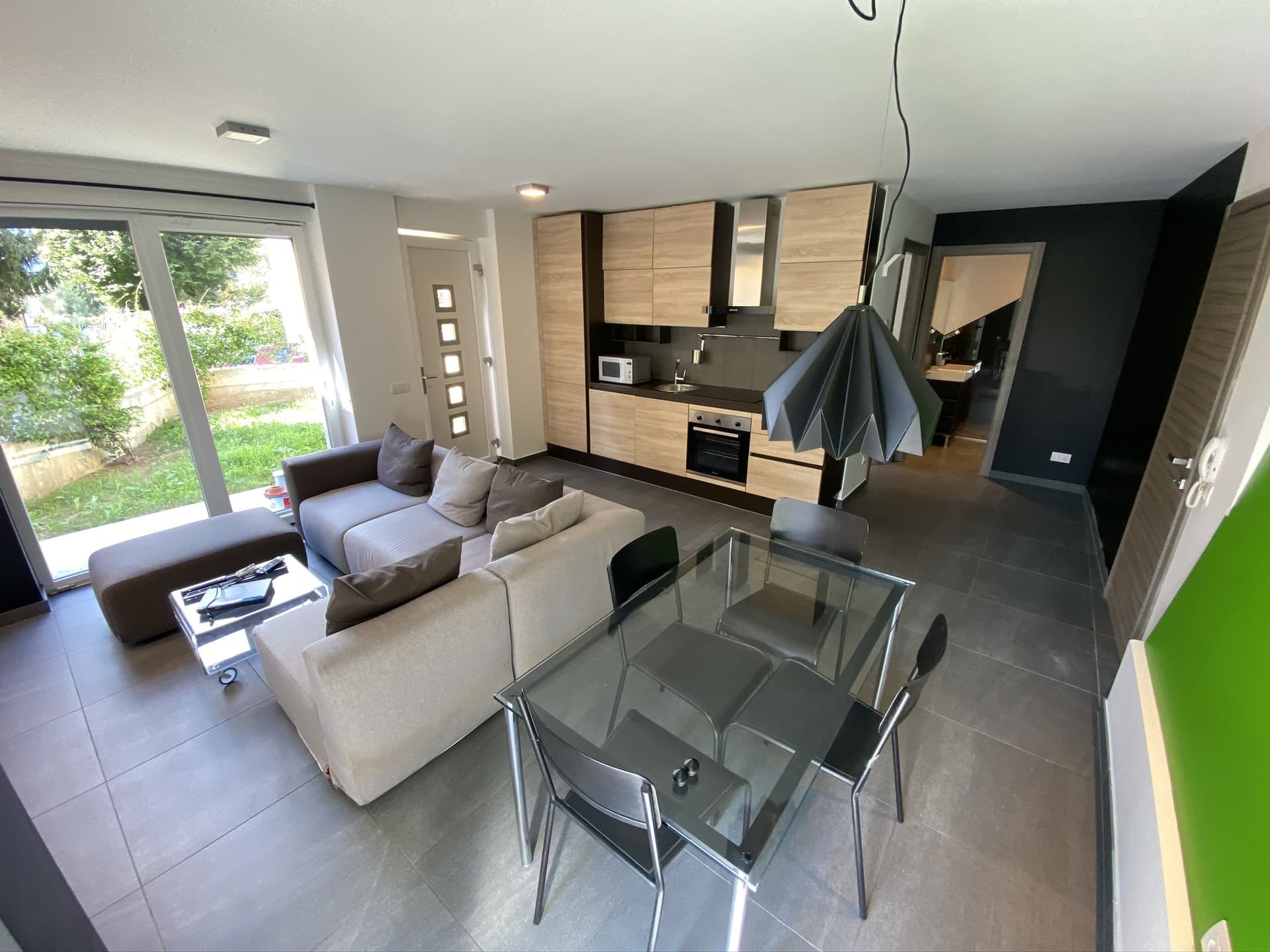 BRIGHT FAMILY HOME WITH TWO APARTMENTS