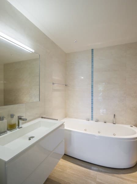 APPARTAMENTO 3.5 LOCALI CON GRANDE TERRAZZA E VISTA APERTA SULLE MONTAGNE