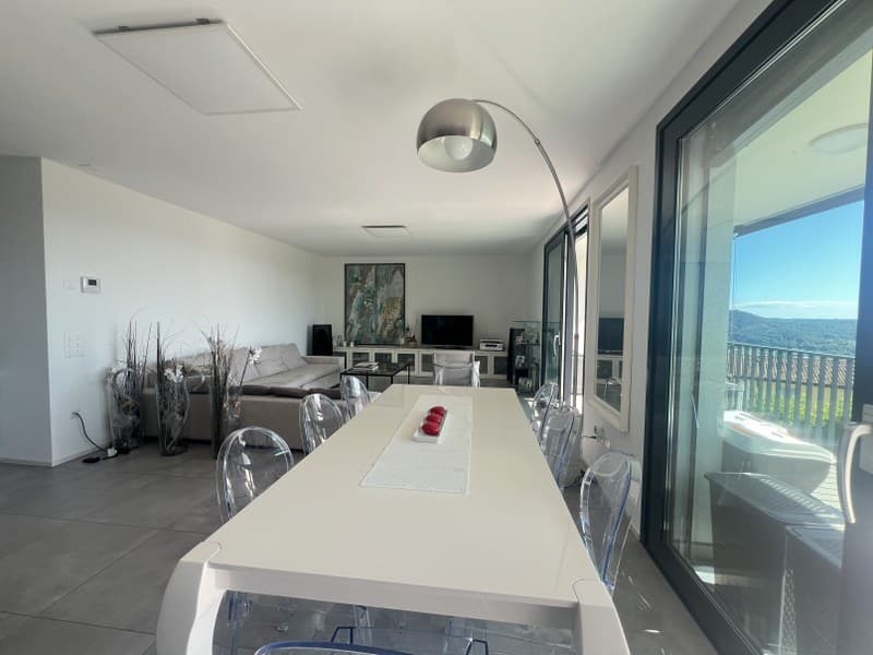 MODERN 4.5-ROOM APARTMENT IN A RESIDENTIAL AREA