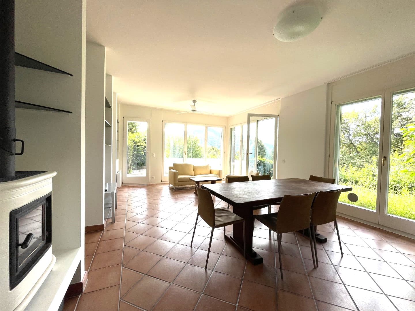 VILLETTA INDIPENDENTE CON GIARDINO, IN COMPLETA PRIVACY 