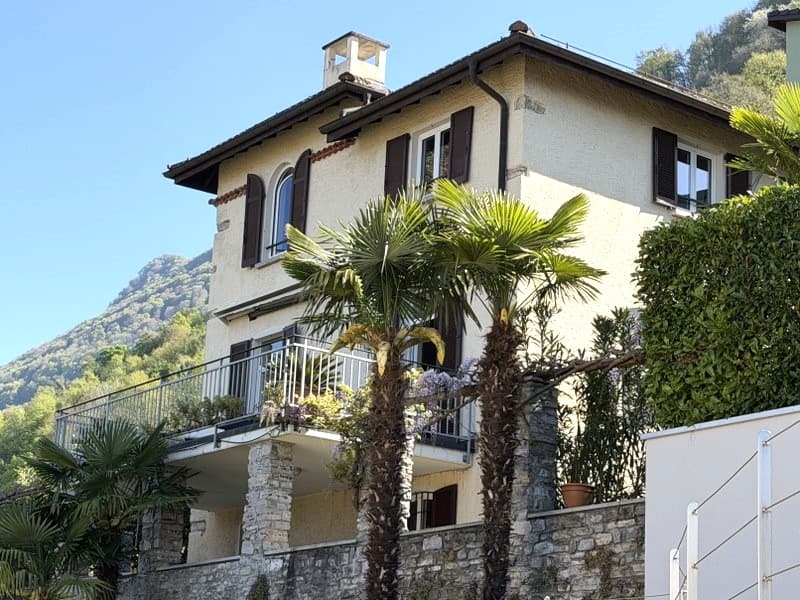 VILLA DI CHARME CON  VISTA LAGO - MONTE BRÈ