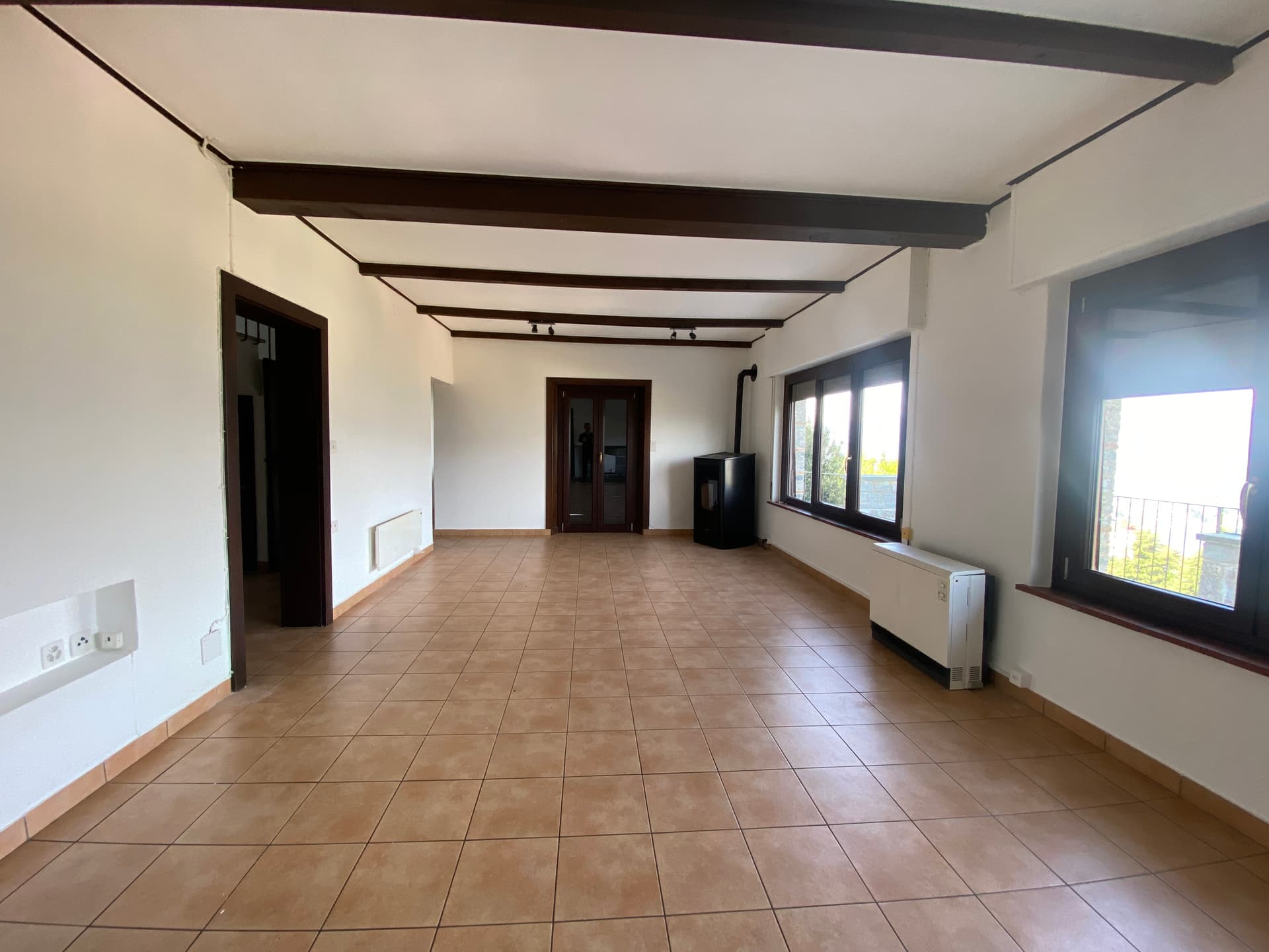 ELEGANTE CASA CON VISTA LAGO NEL CUORE DELLA COLLINA D'ORO 