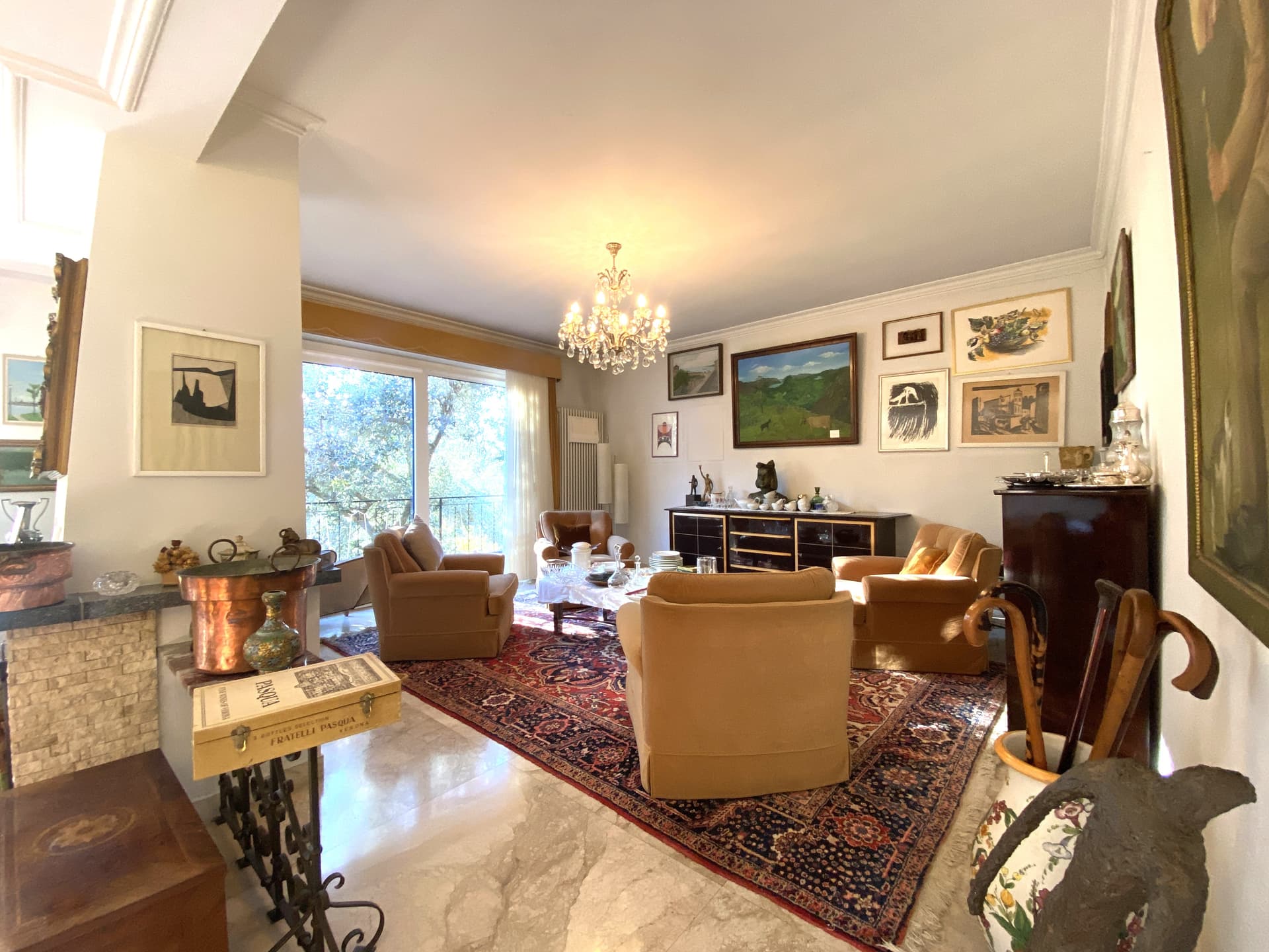 CHARMING VILLA IN AN EXCLUSIVE LOCATION, ALSO PERFECT AS A REAL ESTATE TRANSACTION