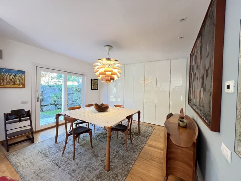 ELEGANT MODERN VILLA WITH LARGE GARDEN