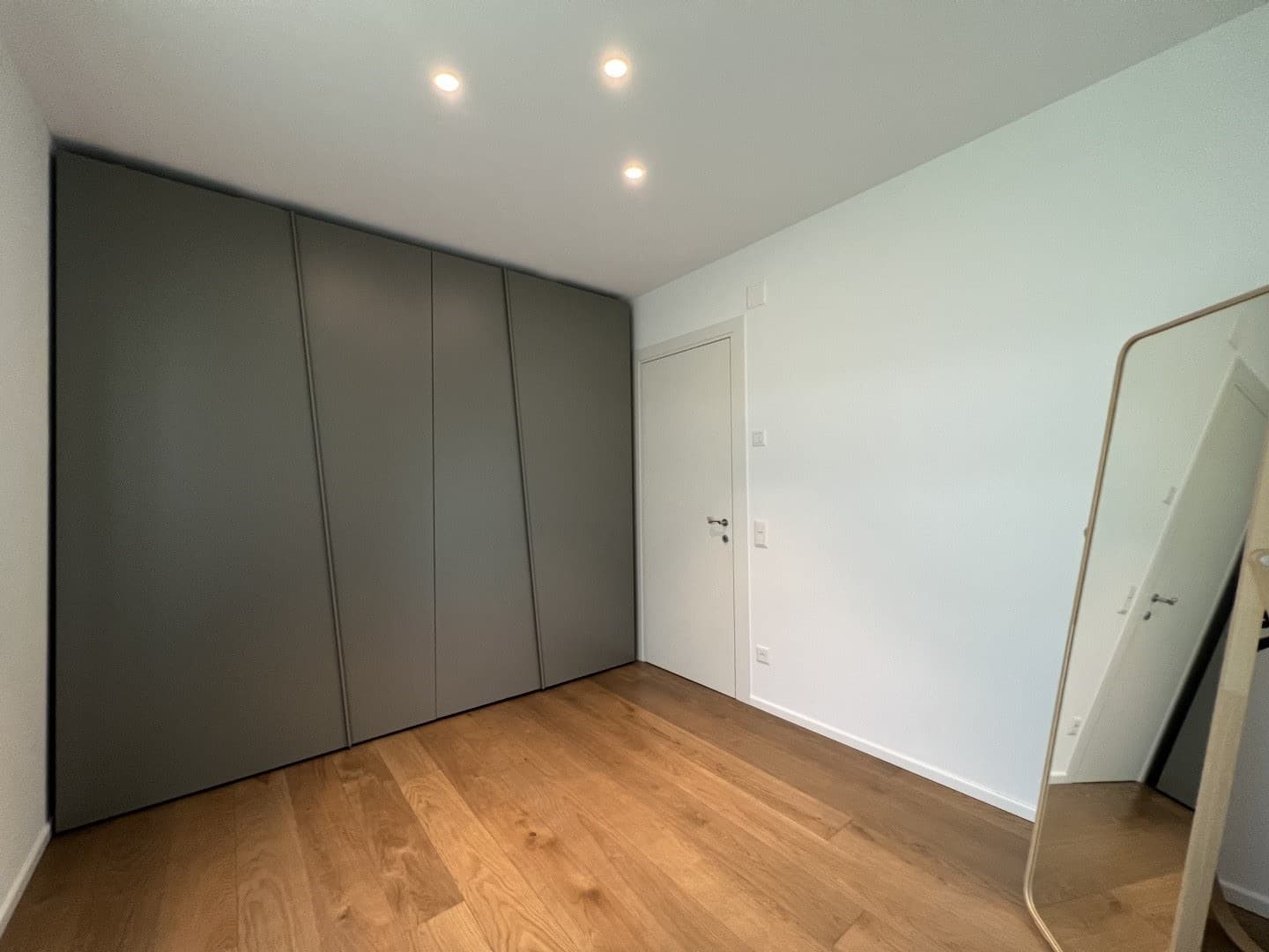 APPARTAMENTO 3.5 LOCALI MODERNO CON VISTA LAGO MERAVIGLIOSO