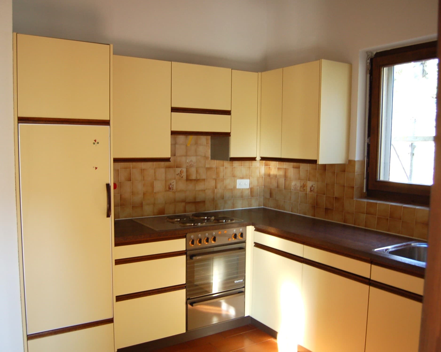 CASA UNIFAMILIARE CON GRANDE AREA VERDE PRIVATA