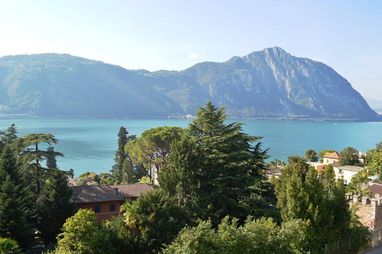 ATTICO DI 4.5 LOCALI CON SPLENDIDA VISTA LAGO