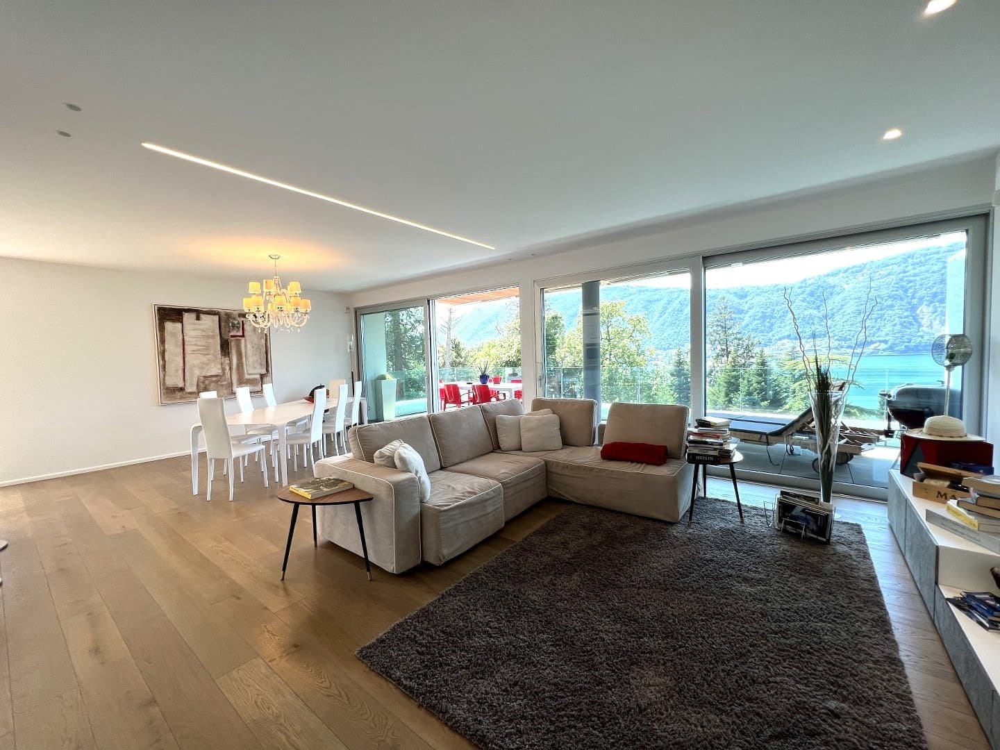 MODERNO APPARTAMENTO 3.5 LOCALI CON VISTA LAGO PANORAMICA