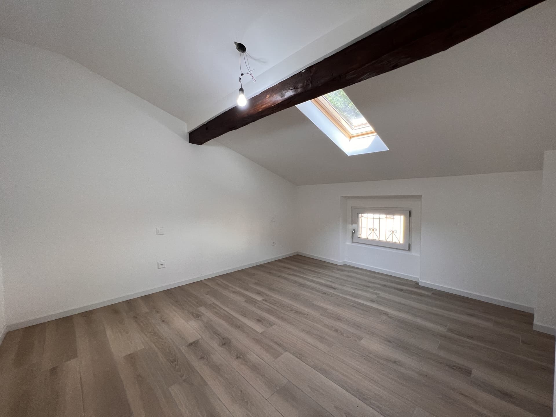 APPARTAMENTO 2.5 LOCALI MANSARDATO RISTRUTTURATO