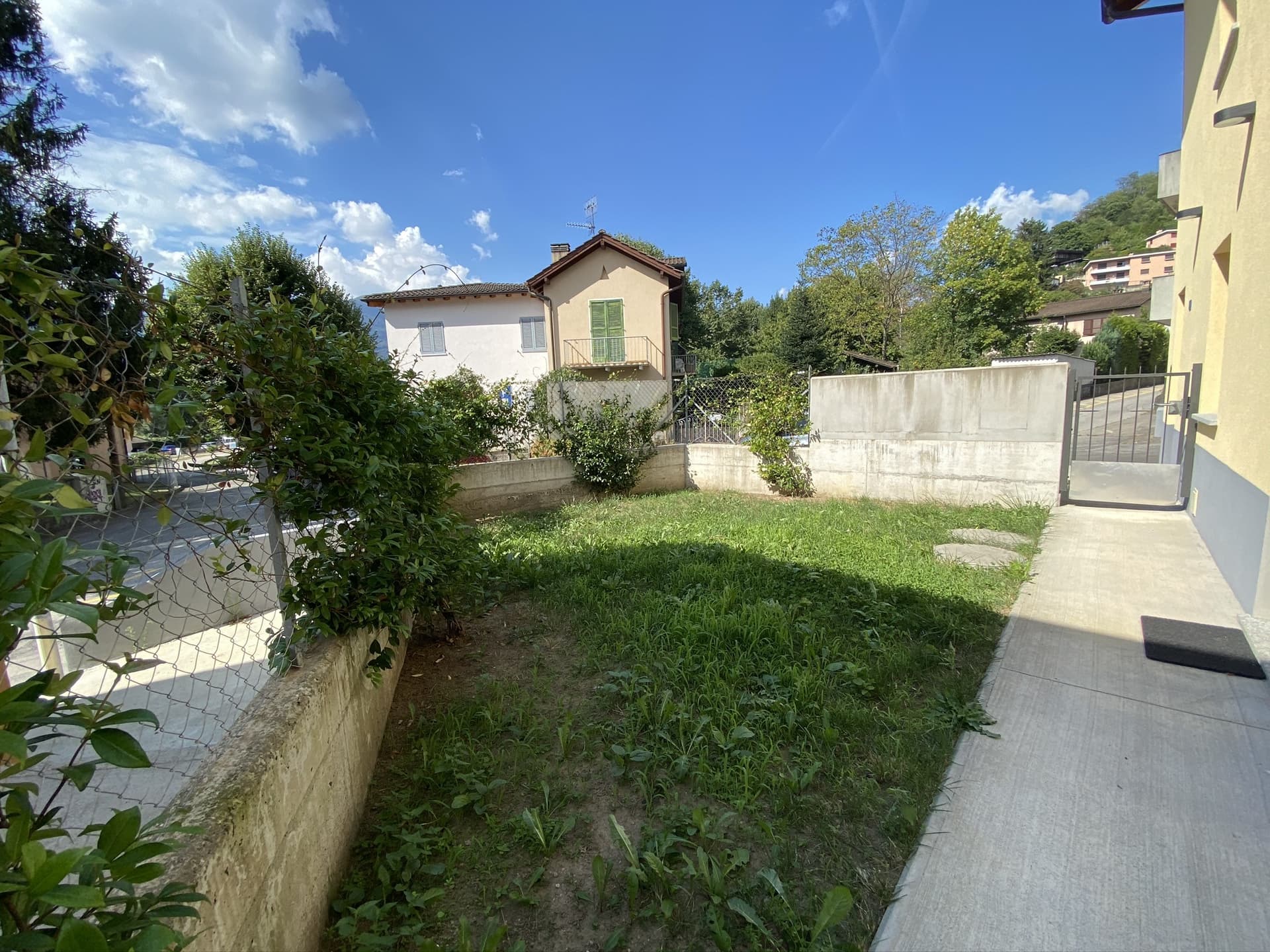 BRIGHT FAMILY HOME WITH TWO APARTMENTS
