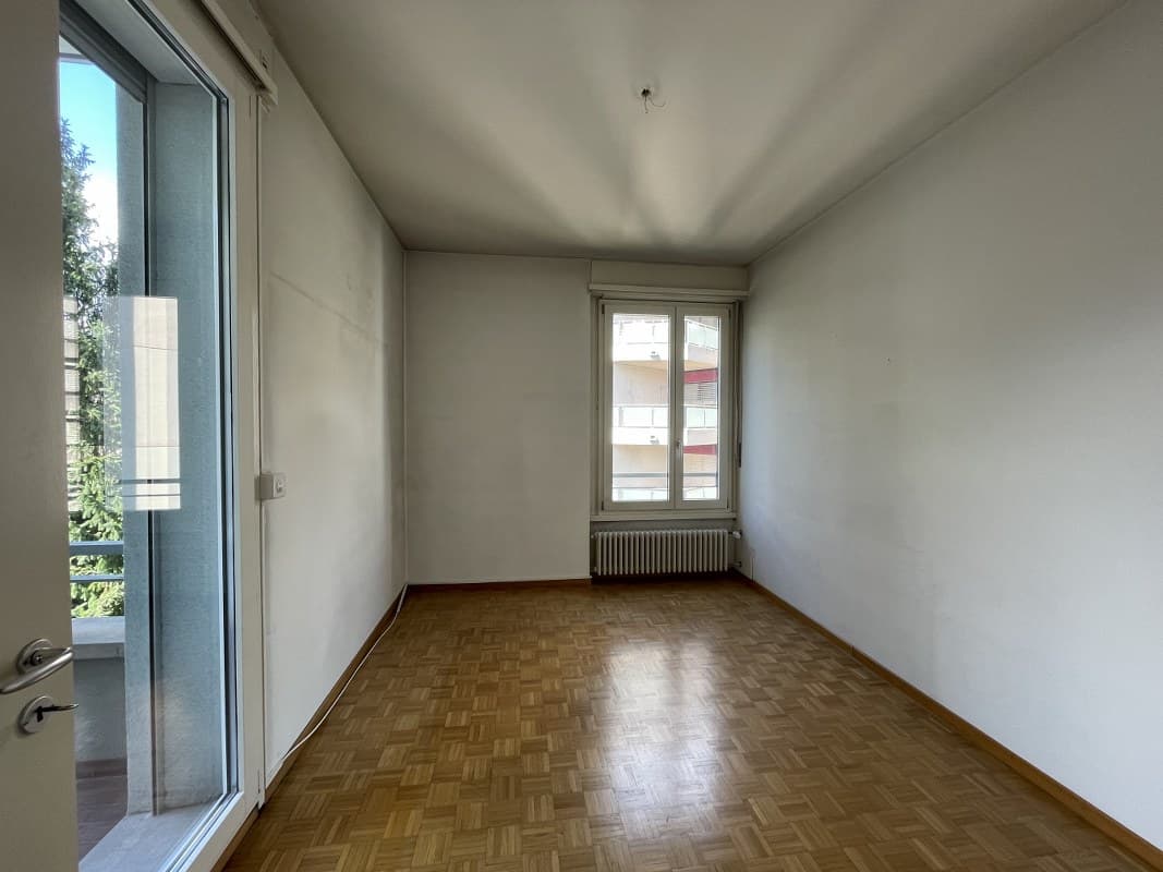 APPARTAMENTO 5.5 LOCALI ALL'ULTIMO PIANO CON AMPIA TERRAZZA, IN FASE DI RISTRUTTURAZIONE