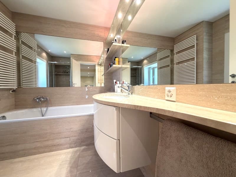 VILLA DI CHARME CON  VISTA LAGO - MONTE BRÈ