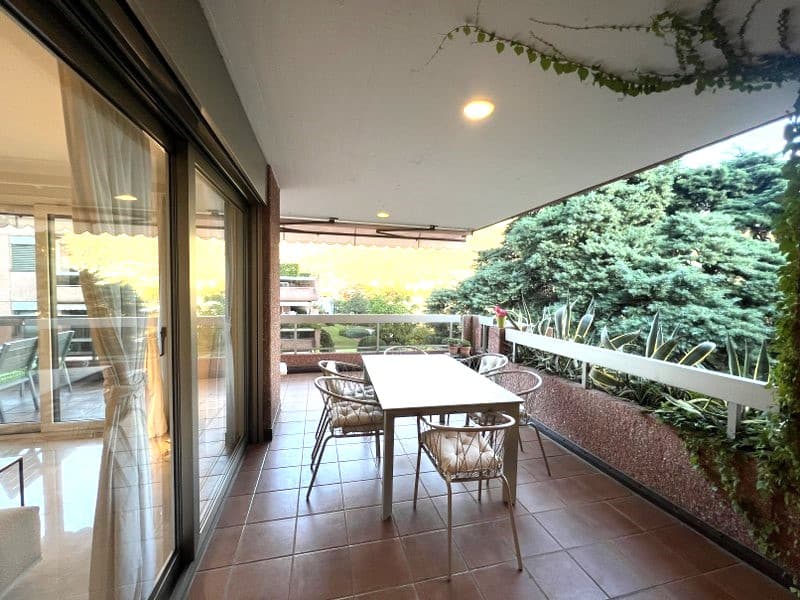 PRESTIGIOSO ATTICO DI  3.5 LOCALI A BORDO LAGO 