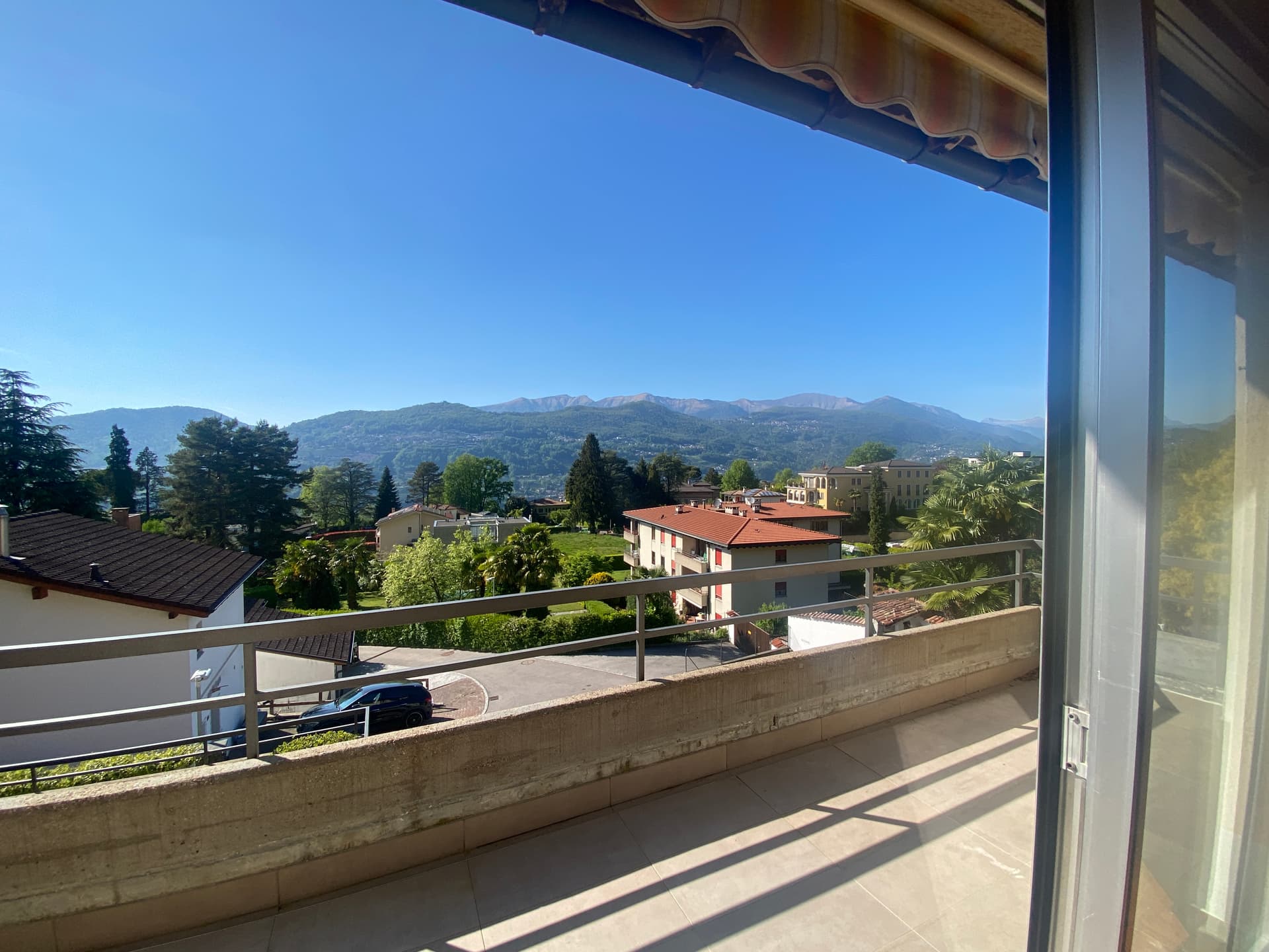 CASA BIFAMILIARE CON VISTA APERTA A MONTAGNOLA