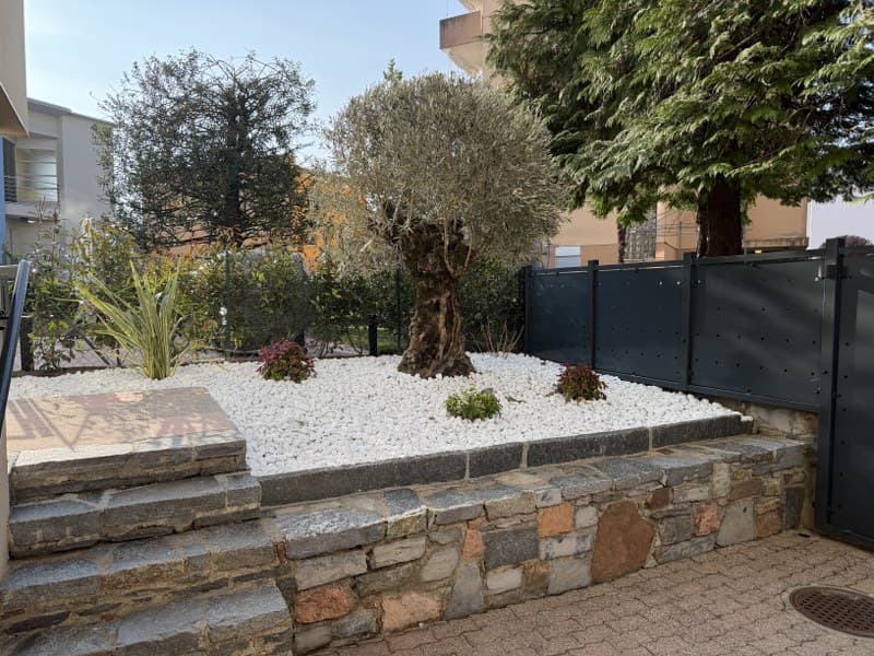 OFFICE SPACE IN ELEGANT BUILDING UNDER RENOVATION