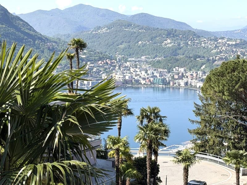VILLA DI CHARME CON  VISTA LAGO - MONTE BRÈ