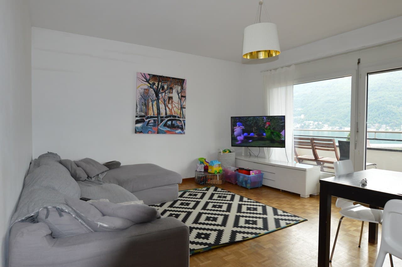 4.5 ROOM APARTMENT WITH PARTIAL LAKE VIEW