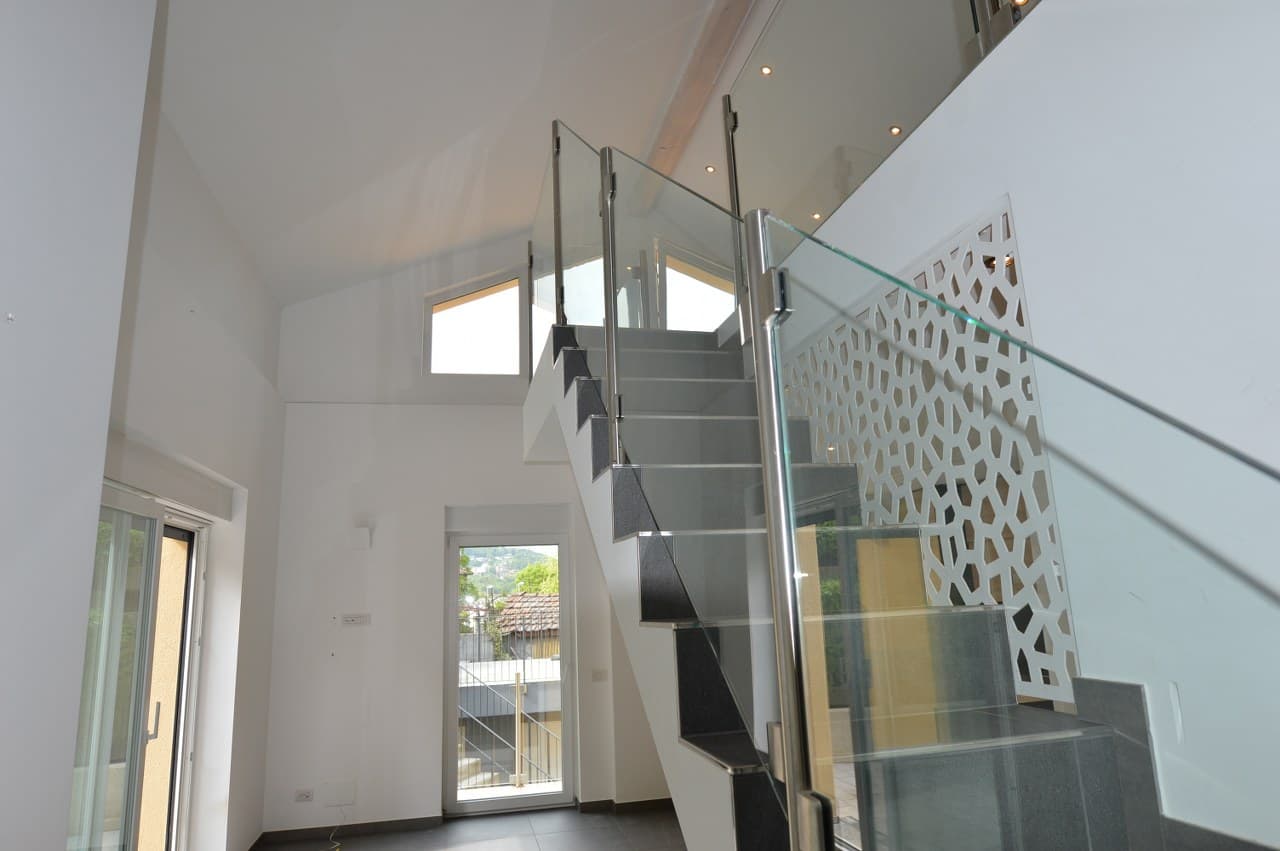 3.5-ROOM DUPLEX APARTMENT WITH GARDEN, IN A SEMI-DETACHED HOUSE