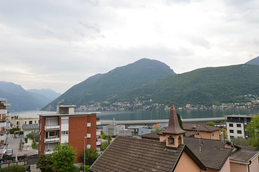 APPARTAMENTO 4.5 LOCALI CON PARZIALE VISTA LAGO, ULTIMO PIANO