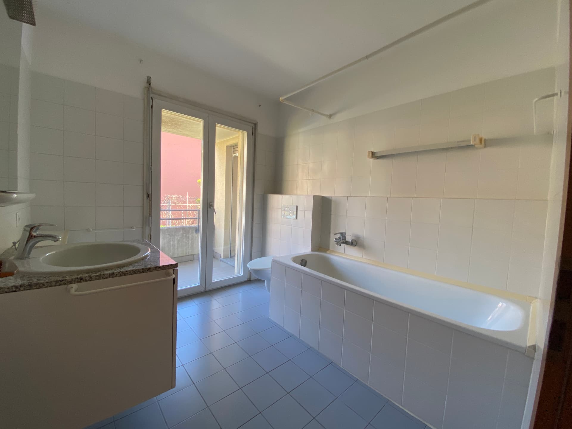 3.5-ROOM APARTMENT – 2ND FLOOR – LIVE IN THE GREEN LANDSCAPE, JUST A STONE'S THROW FROM EVERYTHING