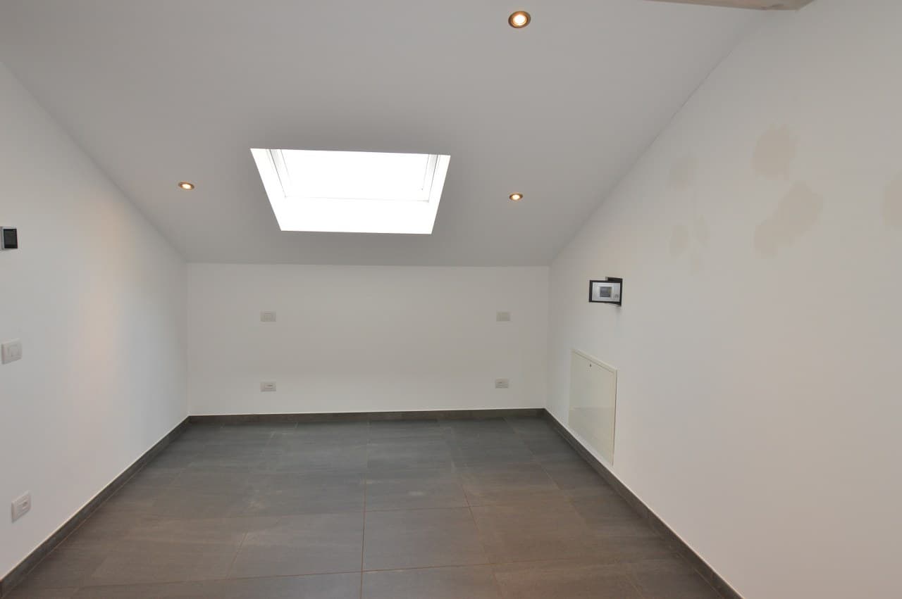 3.5-ROOM DUPLEX APARTMENT WITH GARDEN, IN A SEMI-DETACHED HOUSE