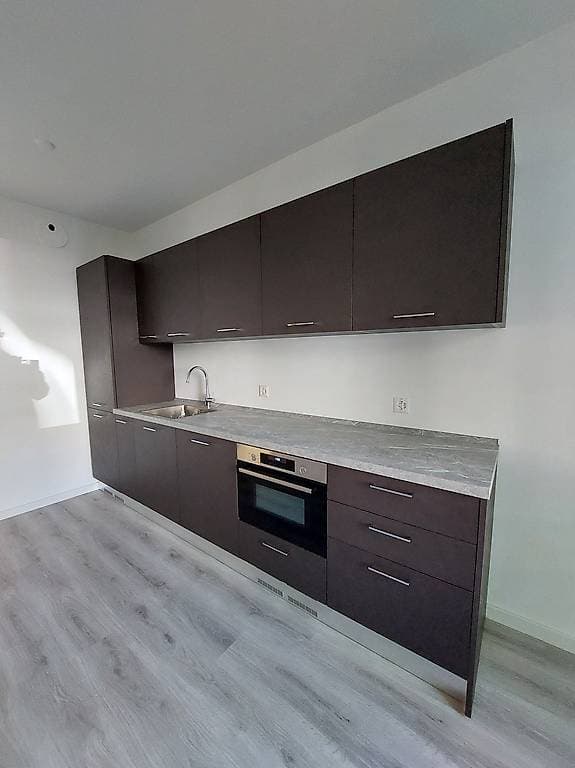 UFFICIO DI 6 LOCALI AMPIO E LUMINOSO