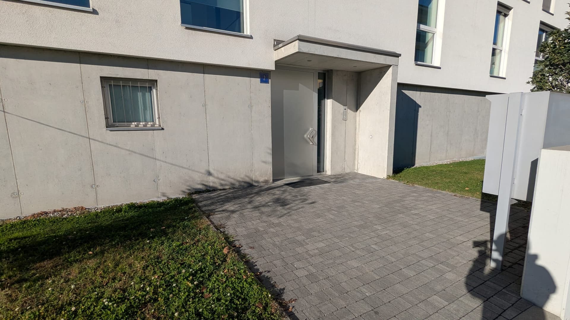 SPAZIOSO DEPOSITO / CAVEAU