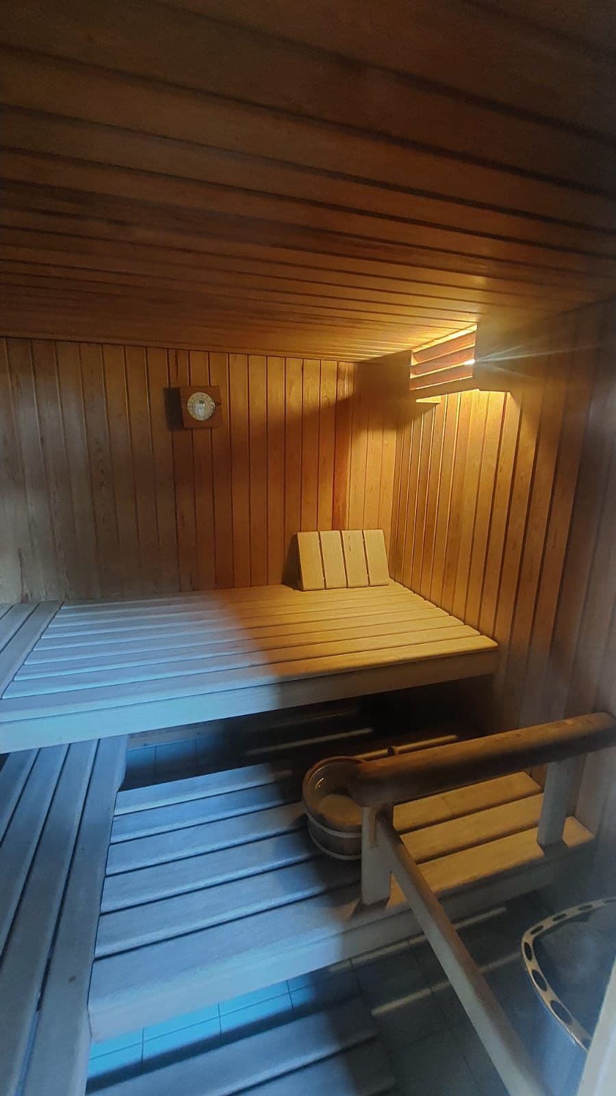 LUMINOSO APPARTAMENTO 3.5 LOCALI CON SPLENDIDA VISTA LAGO