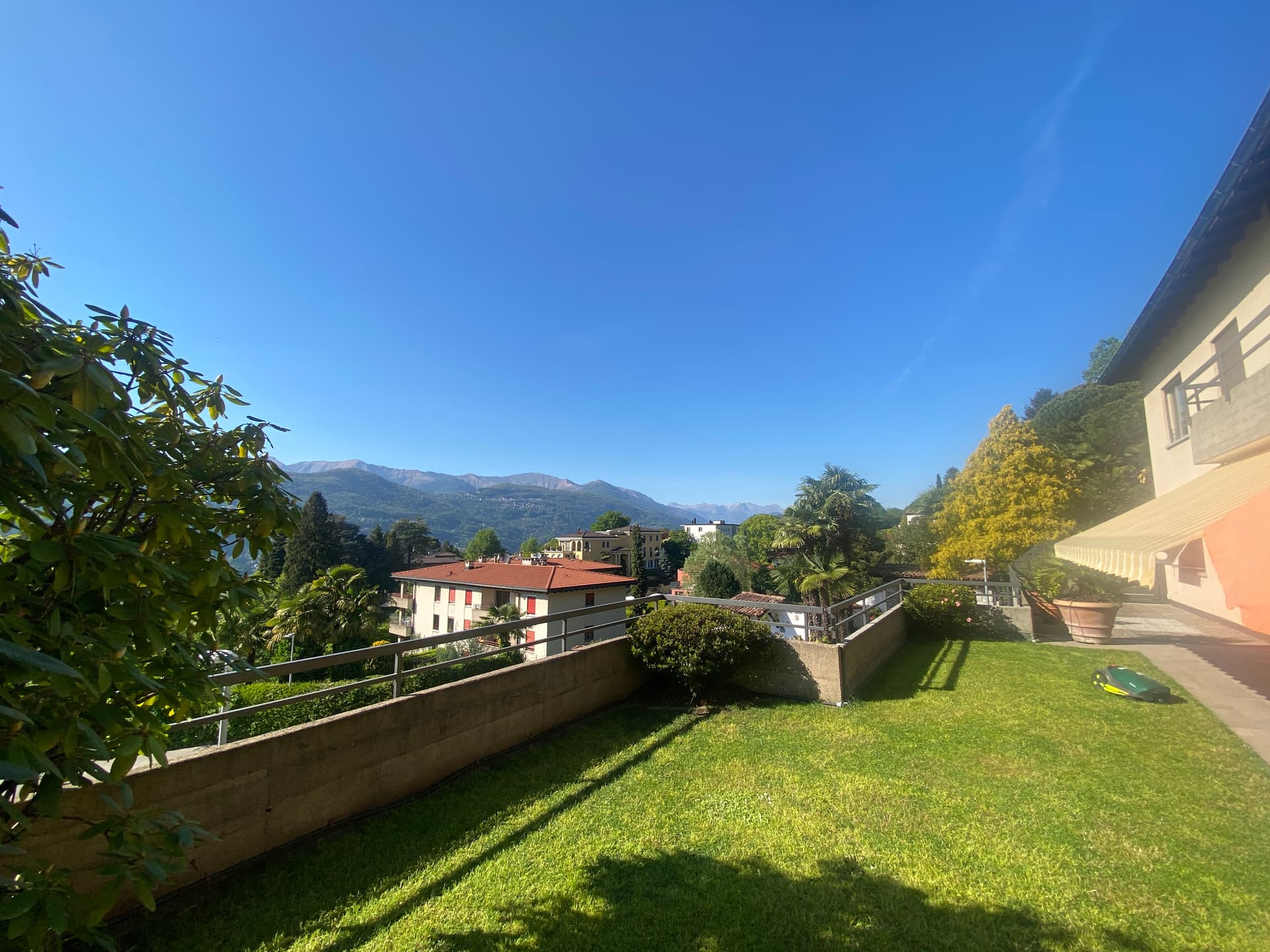 CASA BIFAMILIARE CON VISTA APERTA A MONTAGNOLA