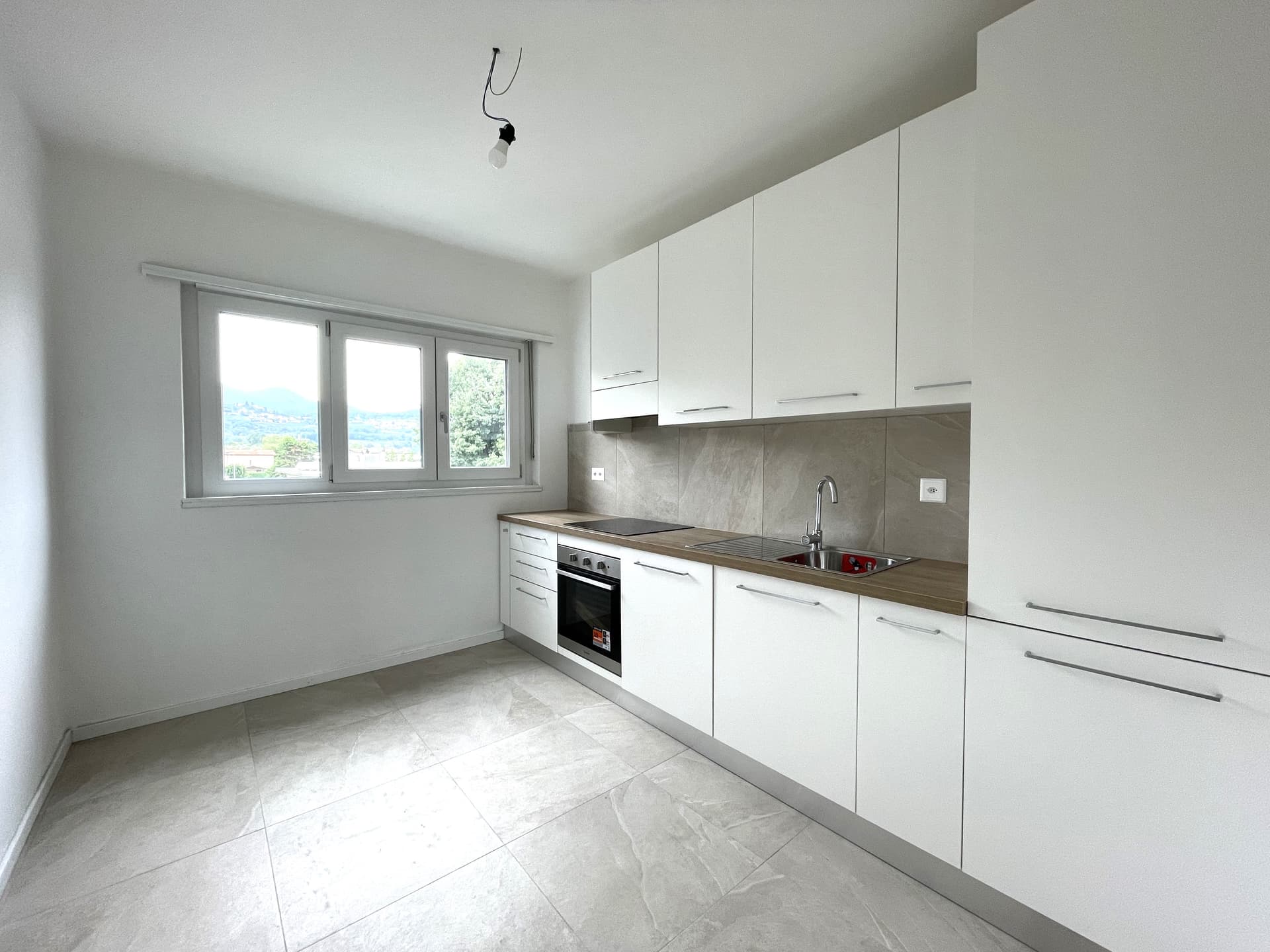 4.5-ROOM APARTMENT WITH OPEN VIEW OF THE LAND