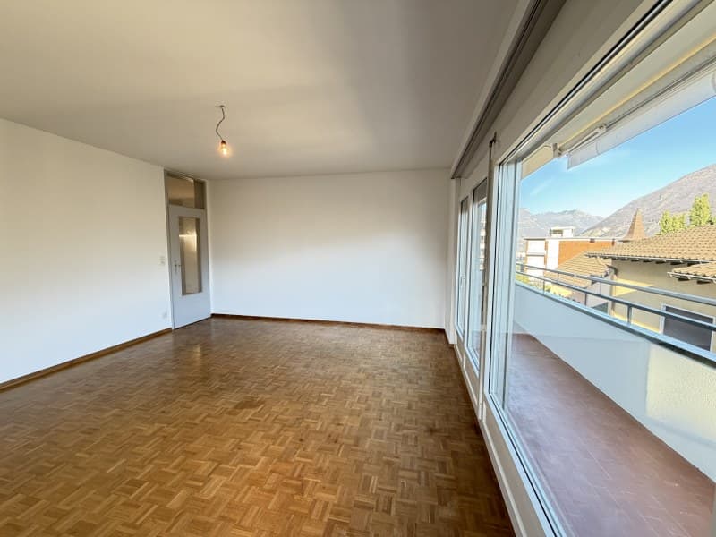 APPARTAMENTO 4.5 LOCALI CON PARZIALE VISTA LAGO