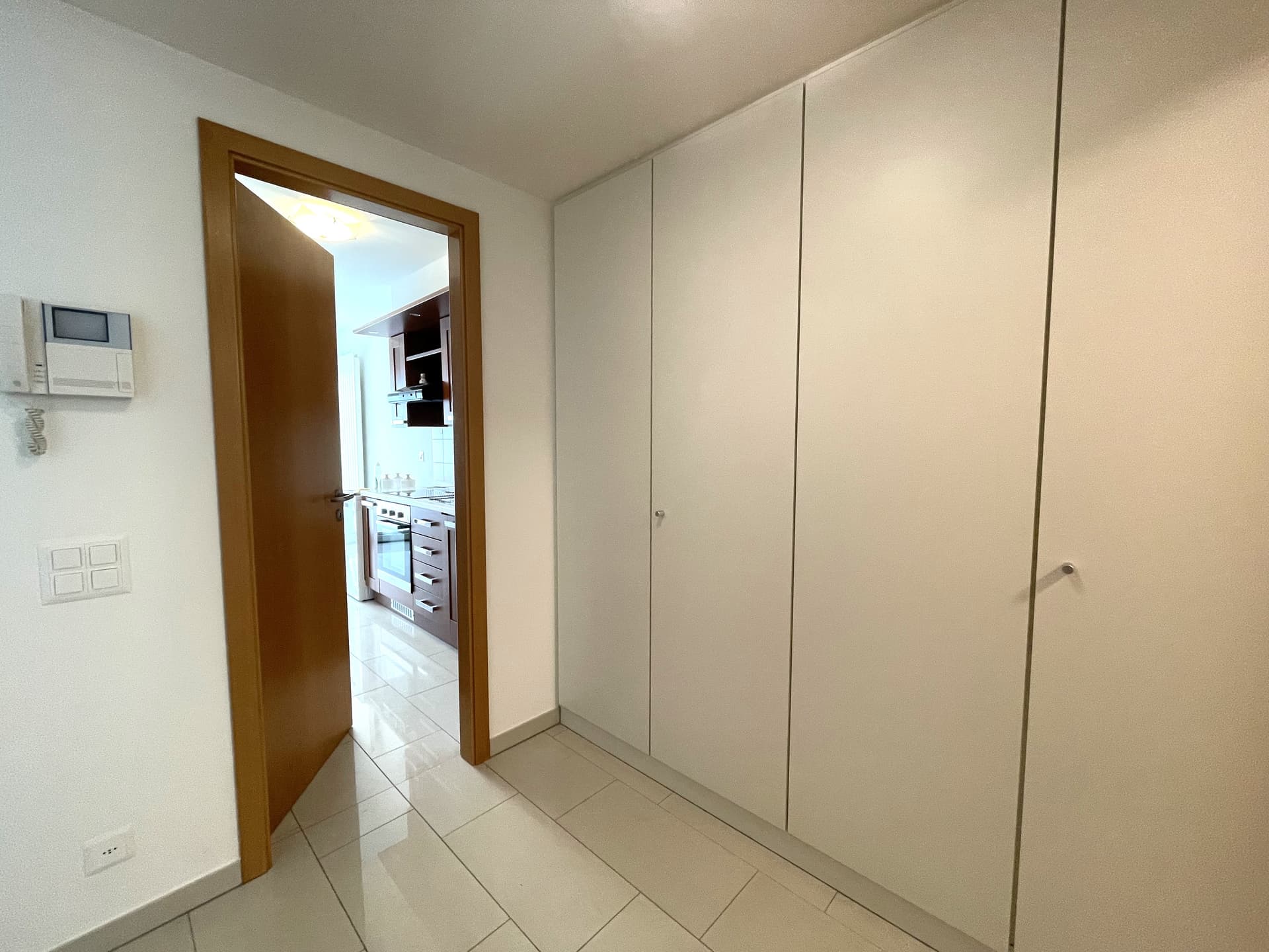 APPARTAMENTO ARREDATO 3.5 LOCALI CON GIARDINO PRIVATO