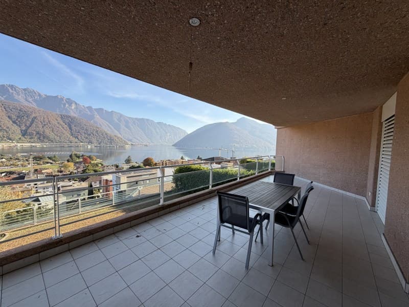 ATTICO 3.5 LOCALI CON SPLENDIDA TERRAZZA CON VISTA SUL LAGO