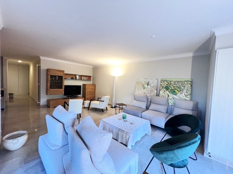 PRESTIGIOSO ATTICO DI  3.5 LOCALI A BORDO LAGO 