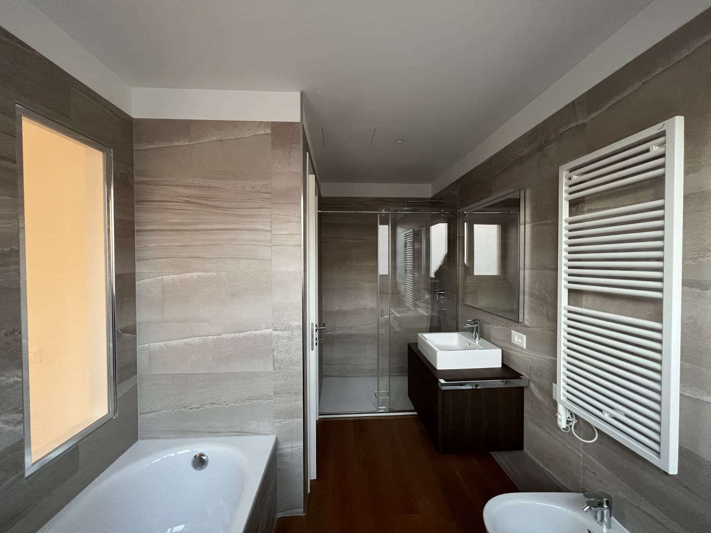 ATTICO DI 4.5 LOCALI CON SPLENDIDA VISTA LAGO