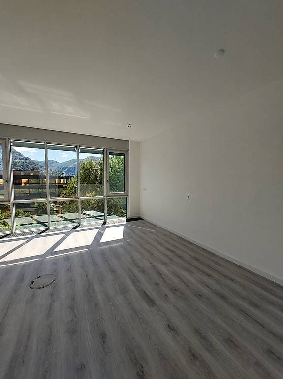 UFFICIO DI 6 LOCALI AMPIO E LUMINOSO