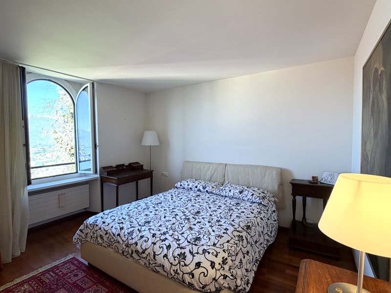 VILLA DI CHARME CON  VISTA LAGO - MONTE BRÈ