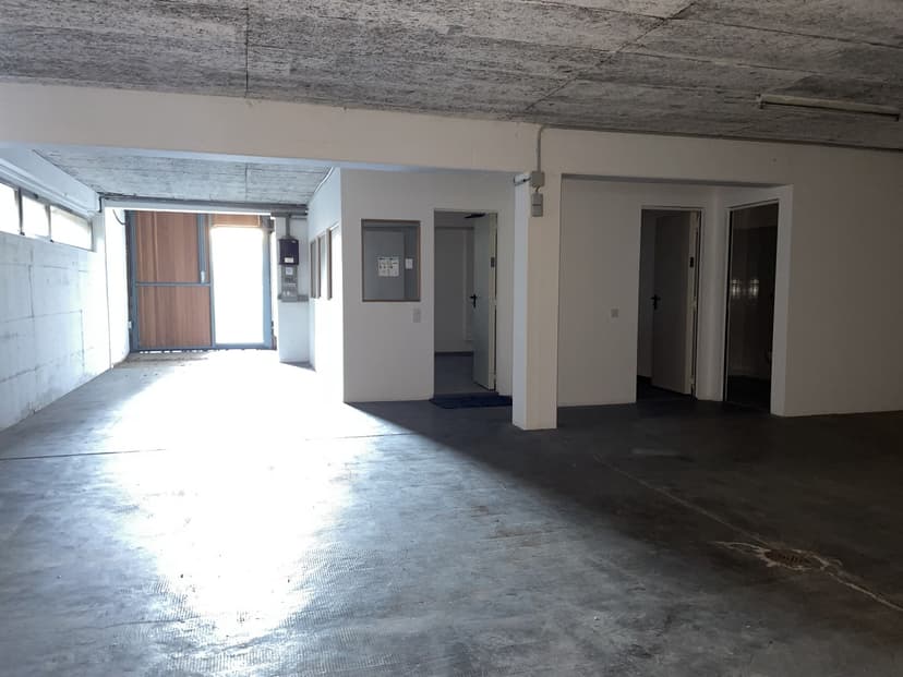 WAREHOUSE / COMMERCIAL SPACE