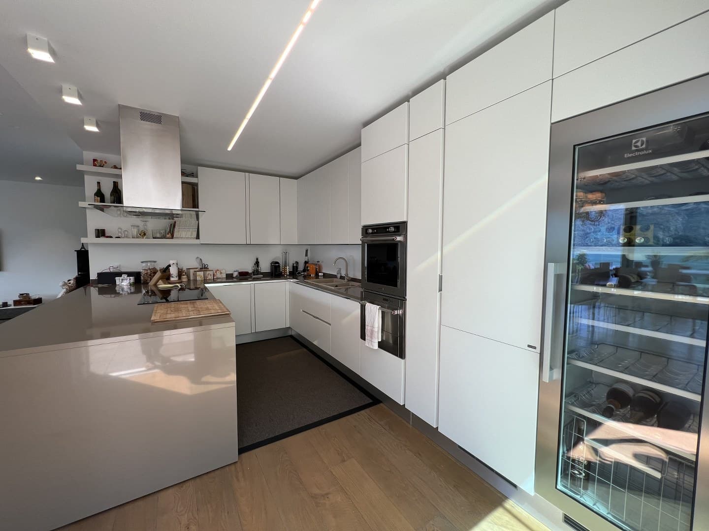 APPARTAMENTO 3.5 LOCALI MODERNO CON VISTA LAGO MERAVIGLIOSO