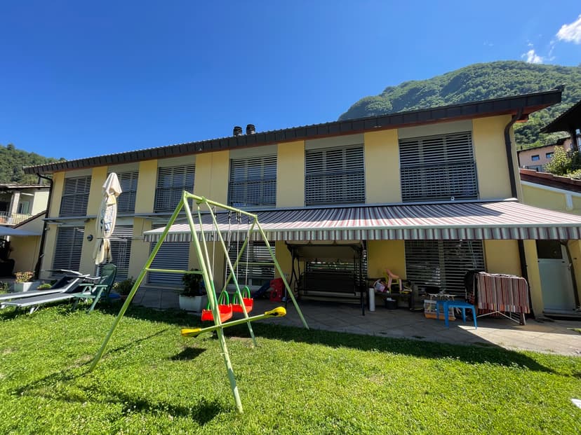 TWO-FAMILY VILLA WITH LARGE GARDEN