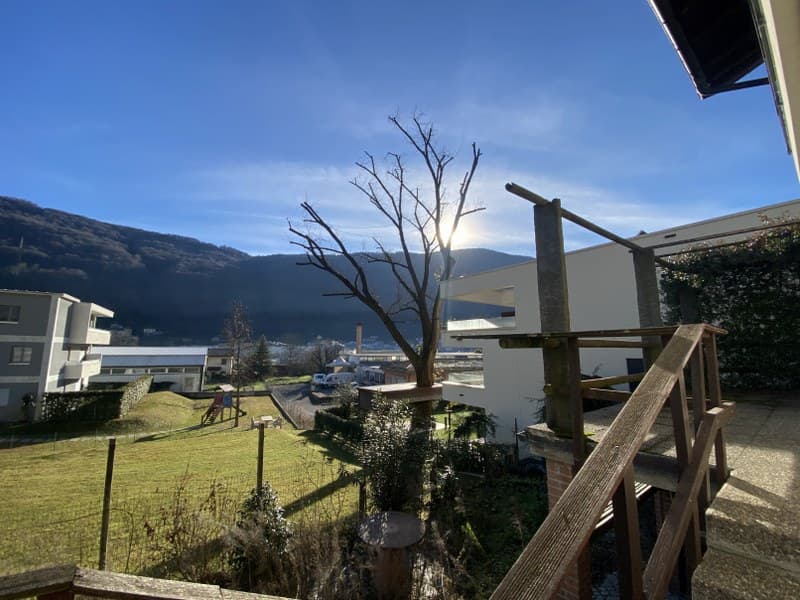 AMPIA CASA UNIFAMILIARE - 5.5 LOCALI CON GIARDINO