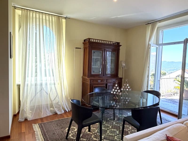 VILLA DI CHARME CON  VISTA LAGO - MONTE BRÈ