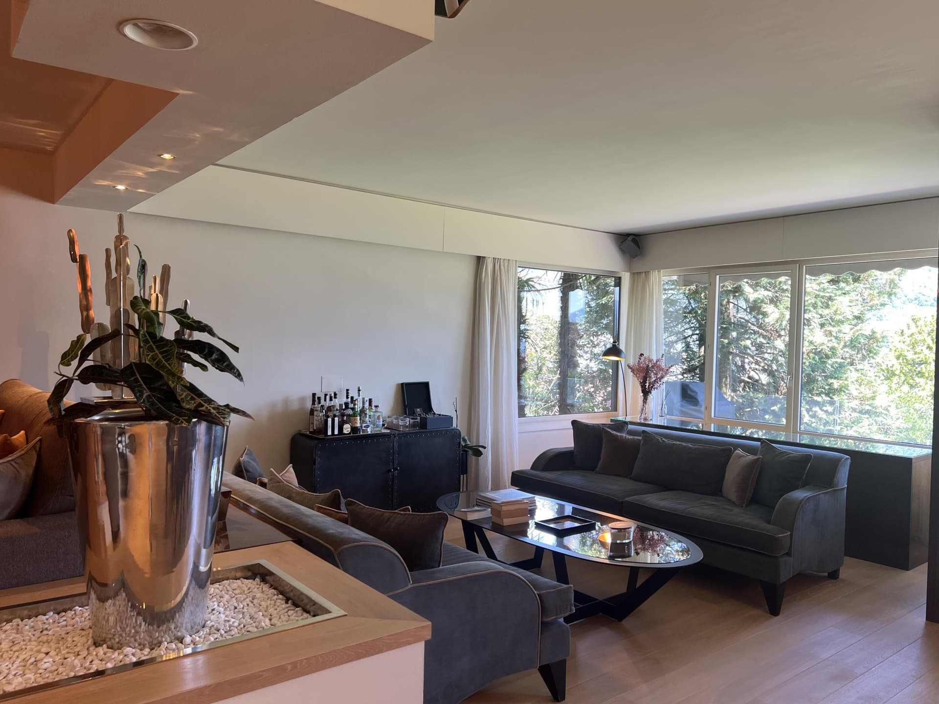 LUSSUOSA VILLA IN POSIZIONE PRIVILEGIATA