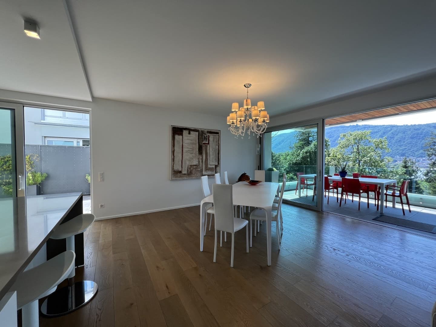 MODERNO APPARTAMENTO 3.5 LOCALI CON VISTA LAGO PANORAMICA