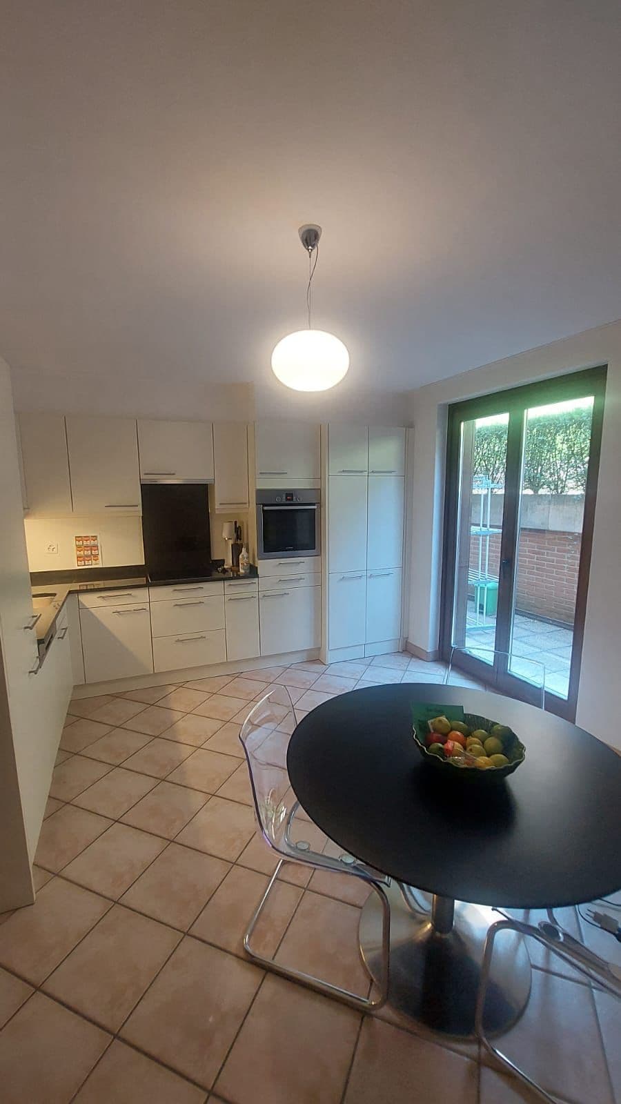 LUMINOSO APPARTAMENTO 3.5 LOCALI CON SPLENDIDA VISTA LAGO