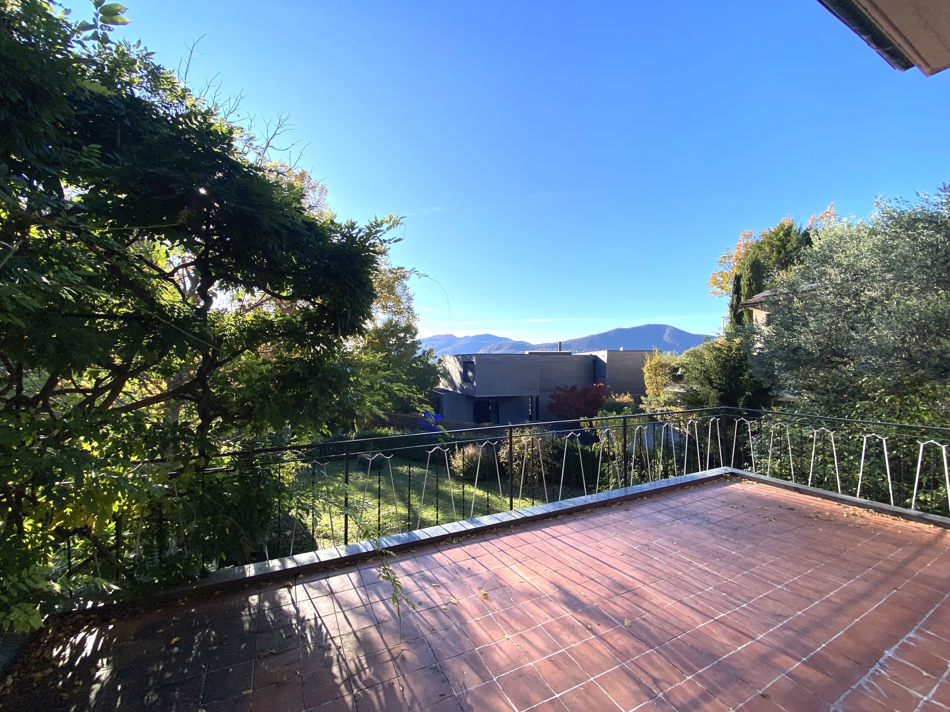 CHARMING VILLA IN AN EXCLUSIVE LOCATION, ALSO PERFECT AS A REAL ESTATE TRANSACTION